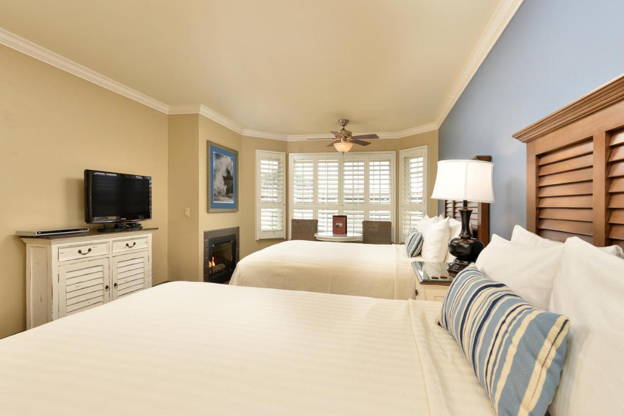 Deluxe Two Queen Beds Room at Sand Pebbles Inn