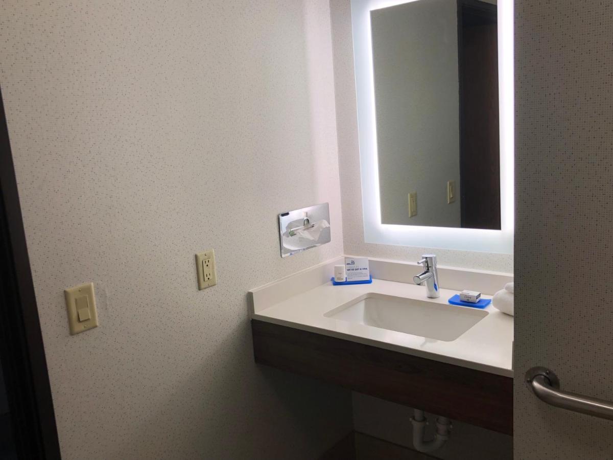 Standard Room - Non-Smoking at Holiday Inn Express Mt Vernon, an IHG Hotel