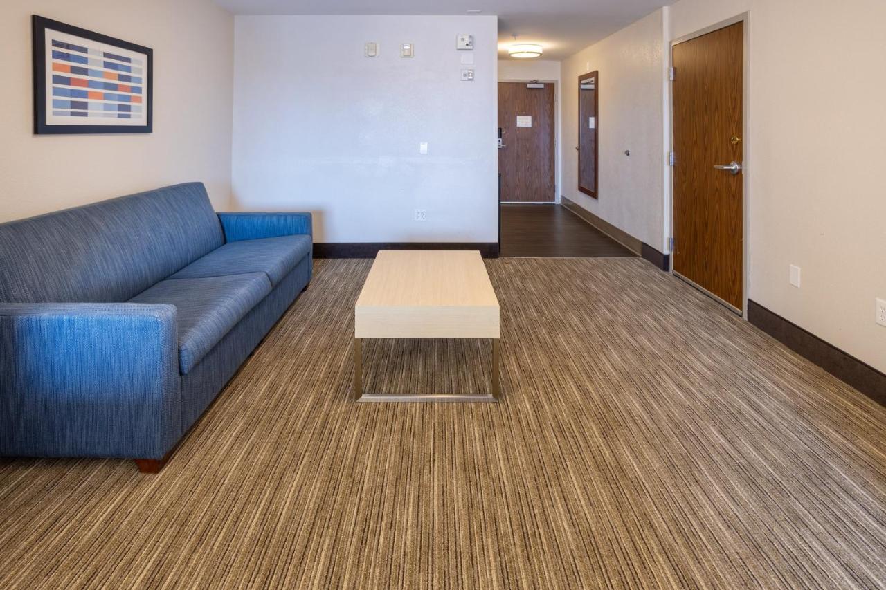 King Suite with Accessible Roll-in Shower at Holiday Inn Express Hotel & Suites Salisbury - Delmar by IHG