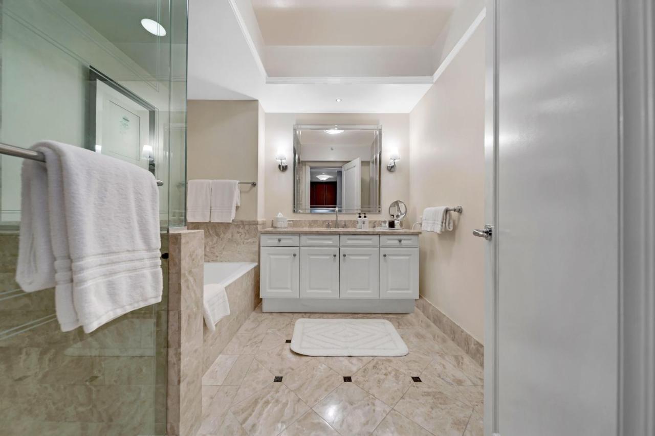  | Four Seasons Studio Kitchen