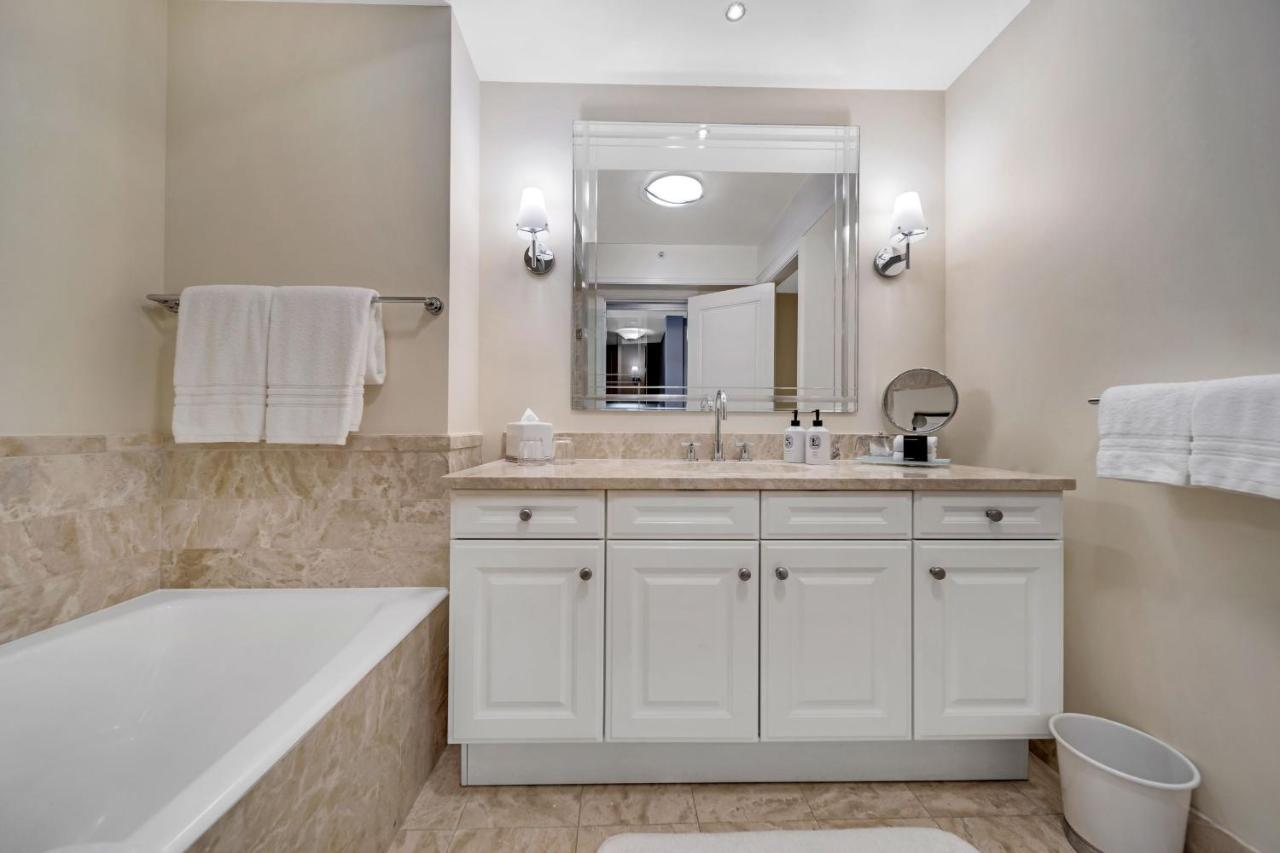  | Four Seasons Studio Kitchen
