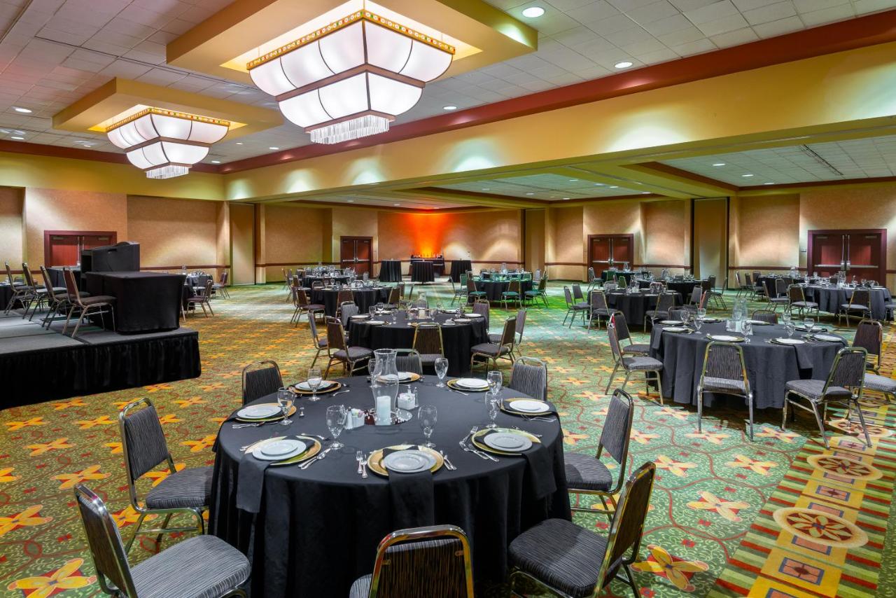 | University Plaza Hotel