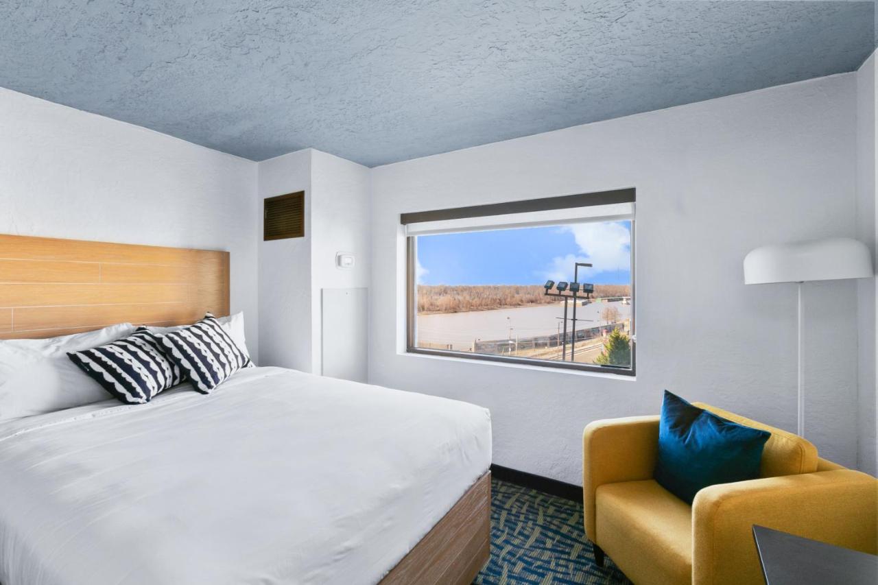 Standard Single Room at Mulberry, a Wyndham Hotel