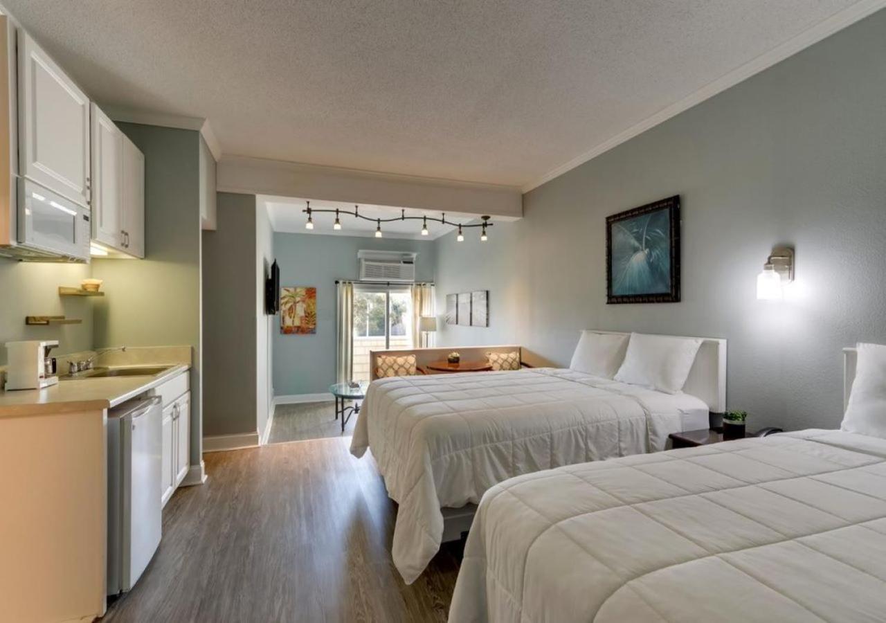 | Palm Suites