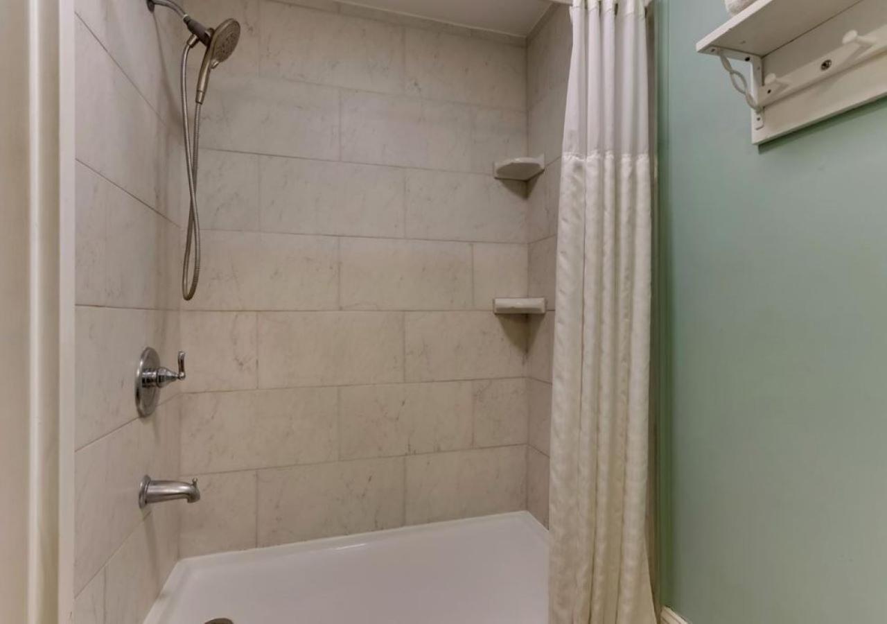 | Palm Suites