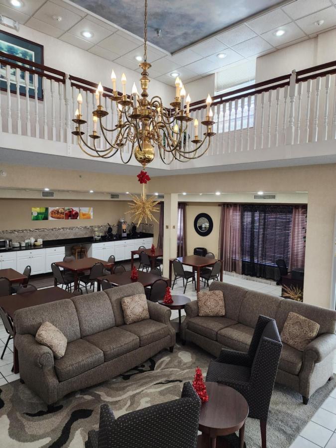 | Quality Inn & Suites Bellville - Mansfield