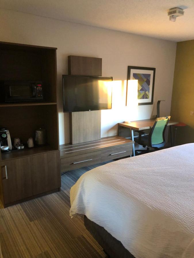 Standard Room - Non-Smoking at Holiday Inn Express Mt Vernon, an IHG Hotel