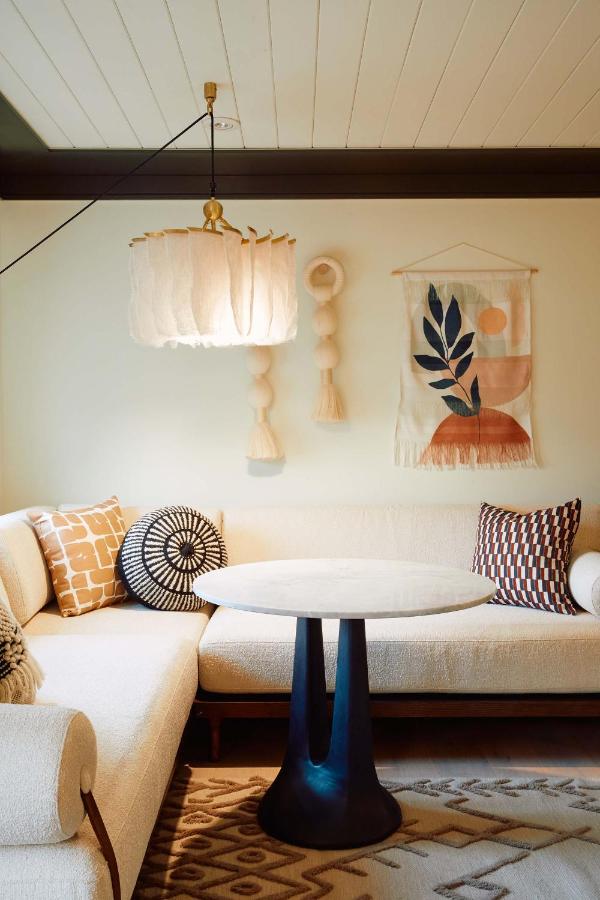 | Faraway Martha's Vineyard