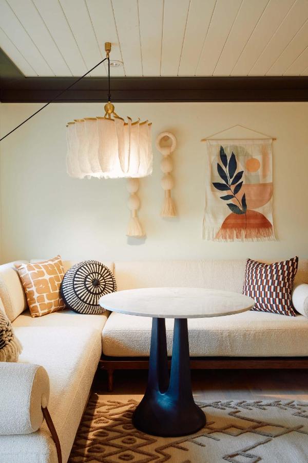 | Faraway Martha's Vineyard