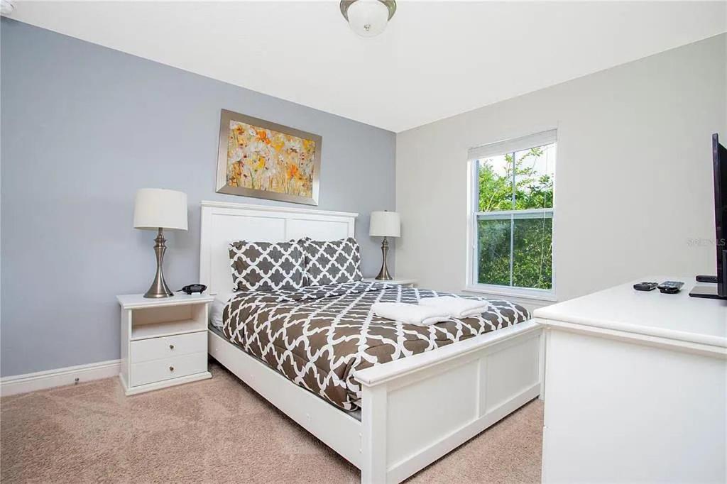  | Beautiful Villa 6 bed 5 bath with private pool 3032 sf