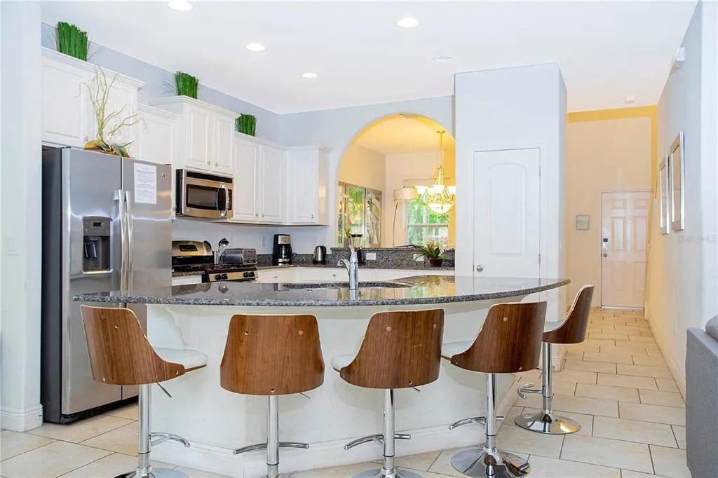  | Beautiful Villa 6 bed 5 bath with private pool 3032 sf