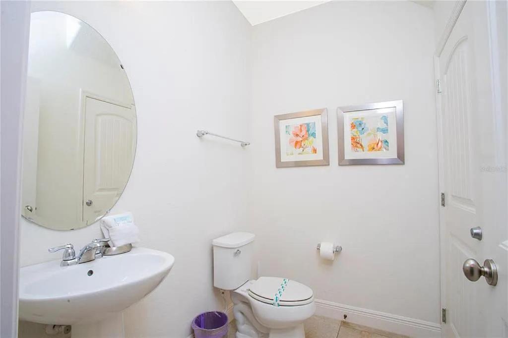  | Beautiful Villa 6 bed 5 bath with private pool 3032 sf