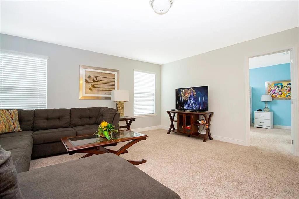  | Beautiful Villa 6 bed 5 bath with private pool 3032 sf
