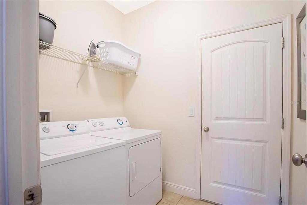  | Beautiful Villa 6 bed 5 bath with private pool 3032 sf