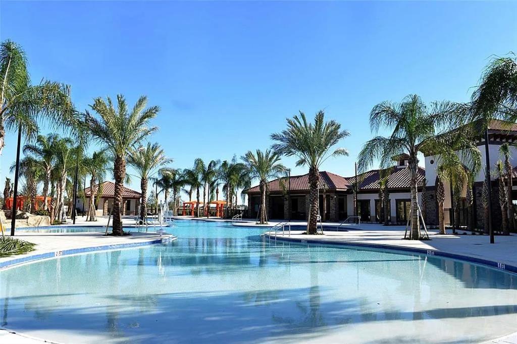  | Beautiful Villa 6 bed 5 bath with private pool 3032 sf