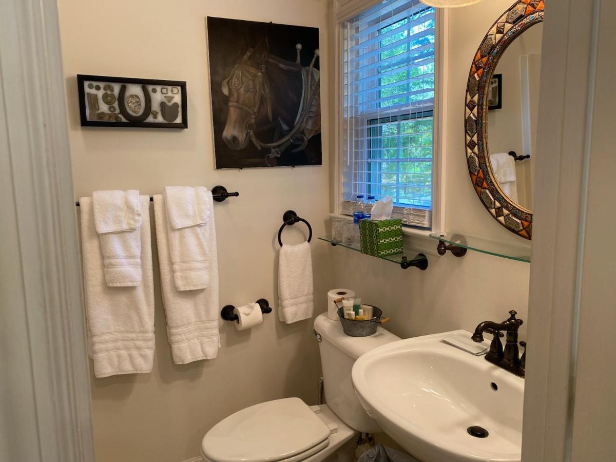| The Birdnest Inn