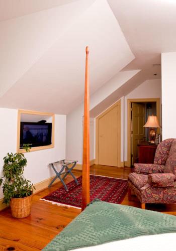 | Inn at Osprey Point