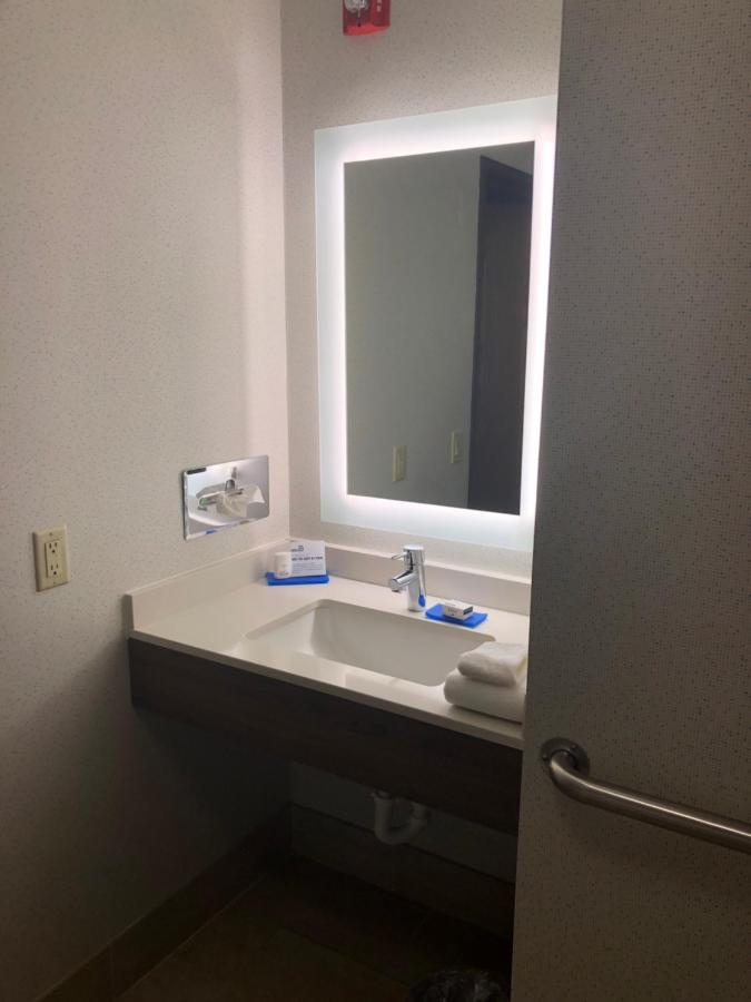King Room with Sofa Bed - Non-Smoking at Holiday Inn Express Mt Vernon, an IHG Hotel