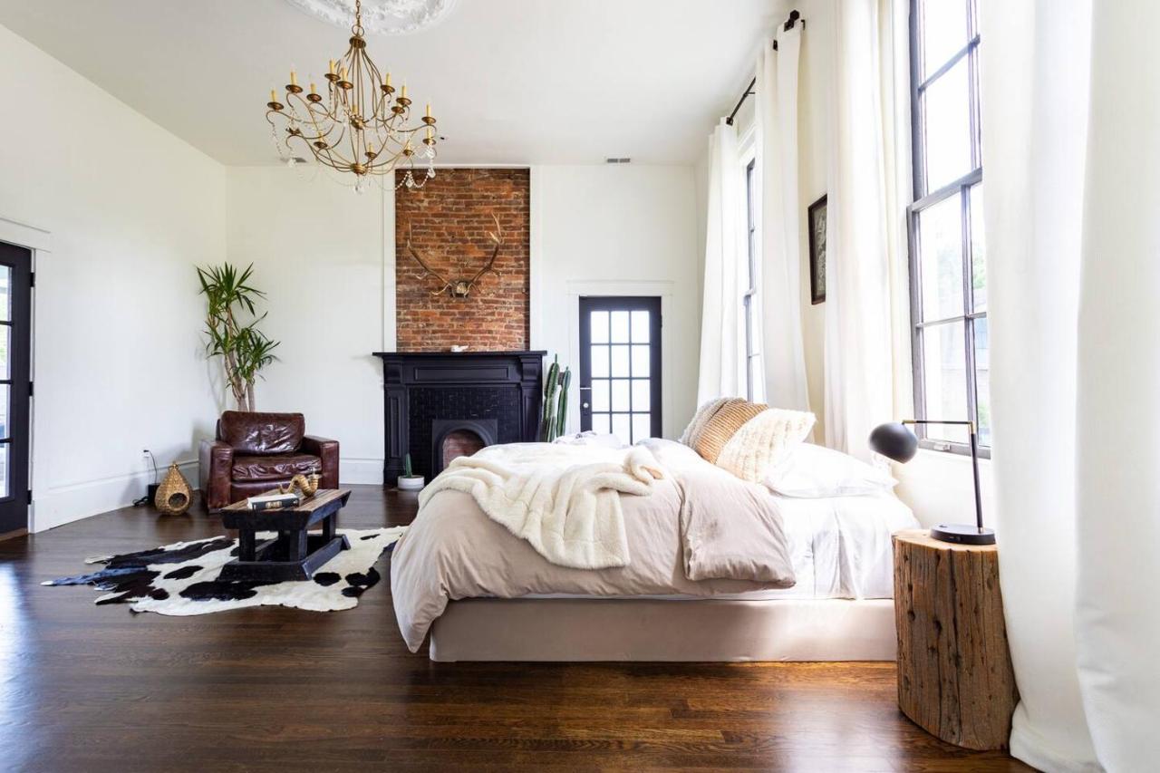  | Hydeout House