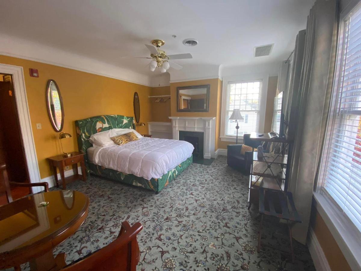 | Pasfield House Historic Mansion