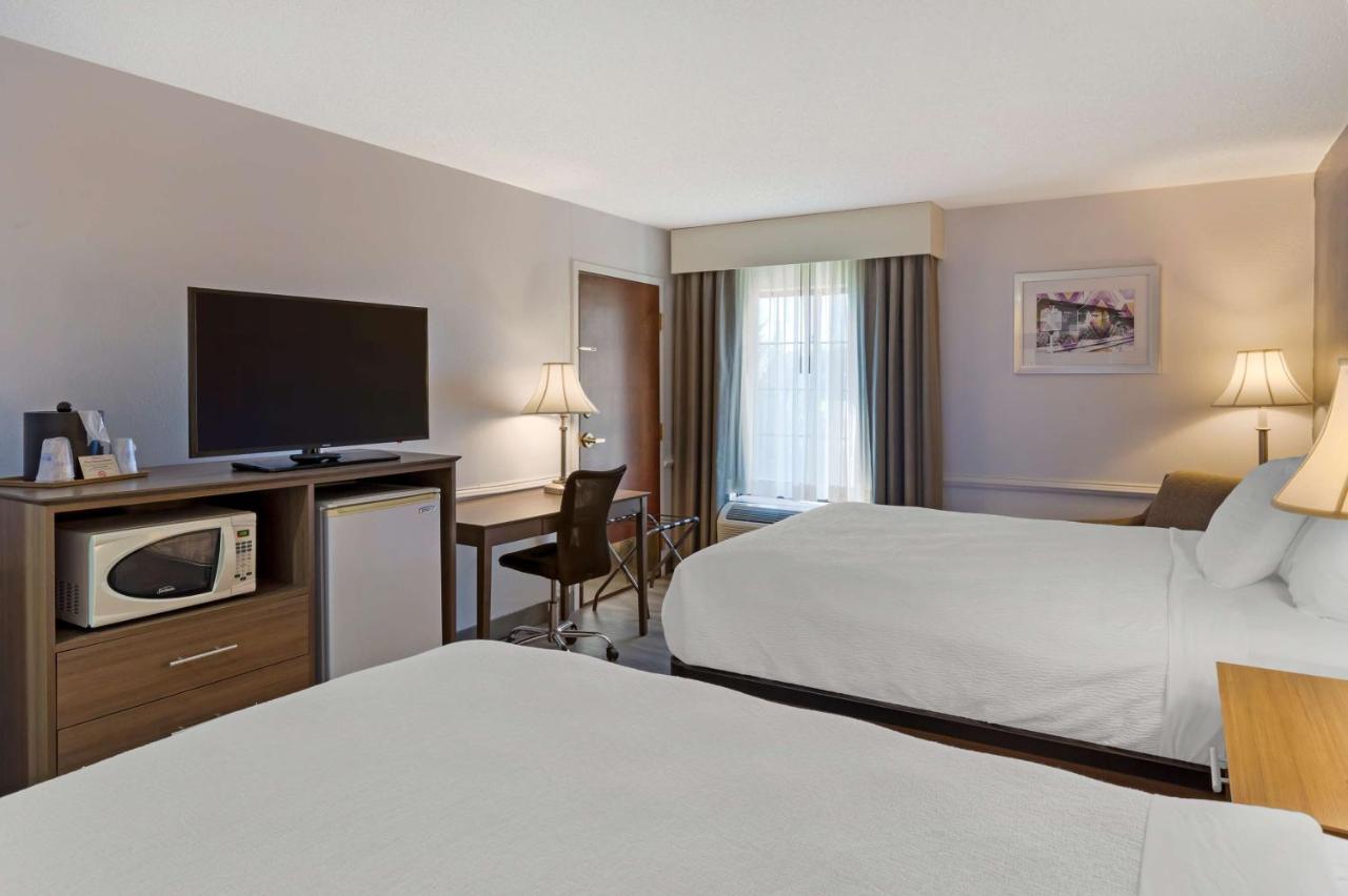 Queen Room with Two Queen Beds - Non-Smoking at Best Western Plus South Hill Inn