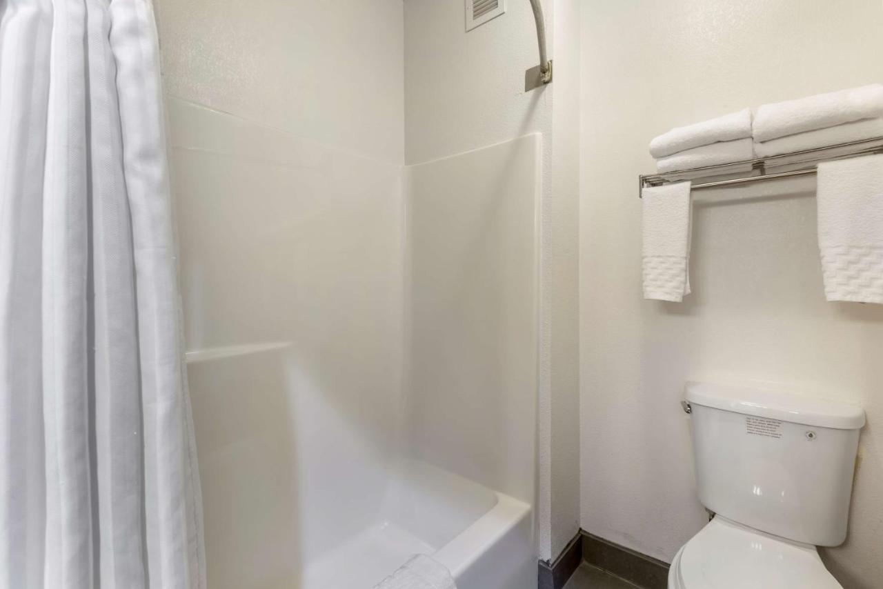 Queen Room with Two Queen Beds - Non-Smoking at Best Western Plus South Hill Inn