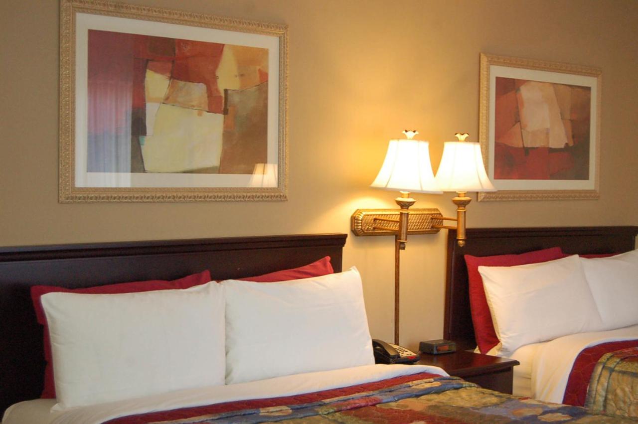 | Golden Manor Inn & Suites