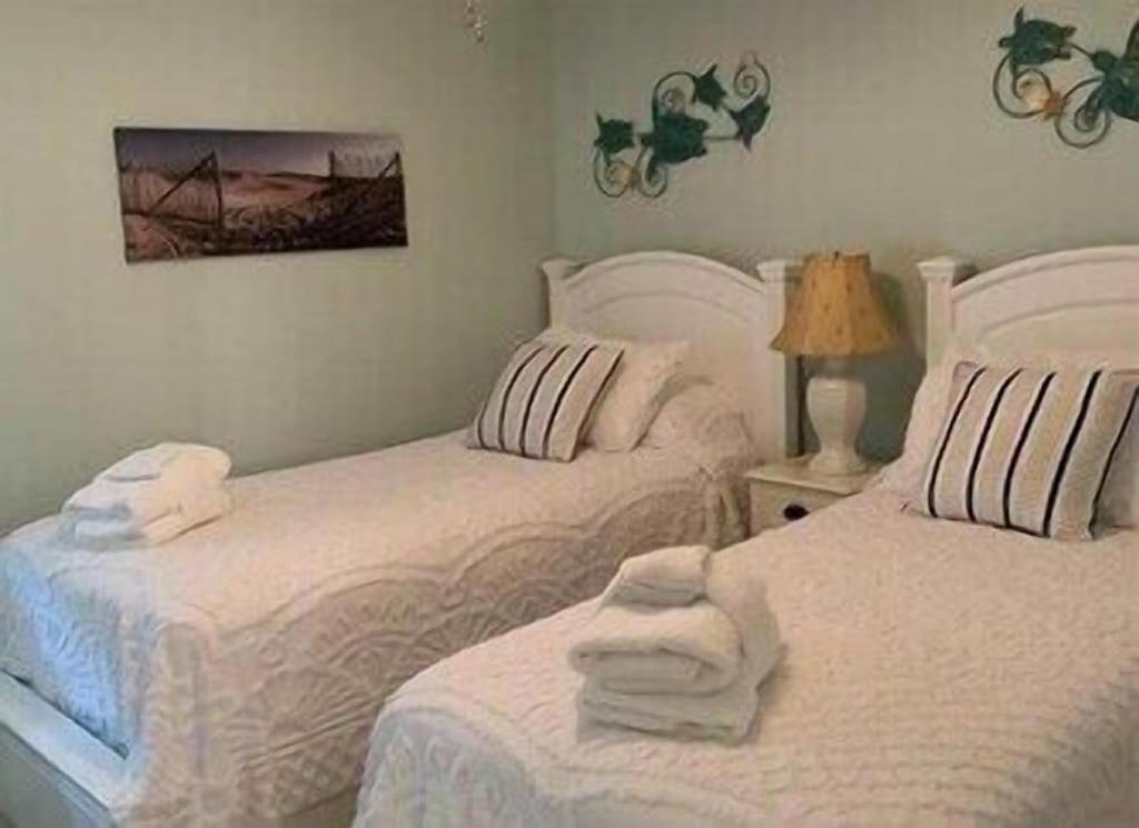  | 2B Beachwood Villas