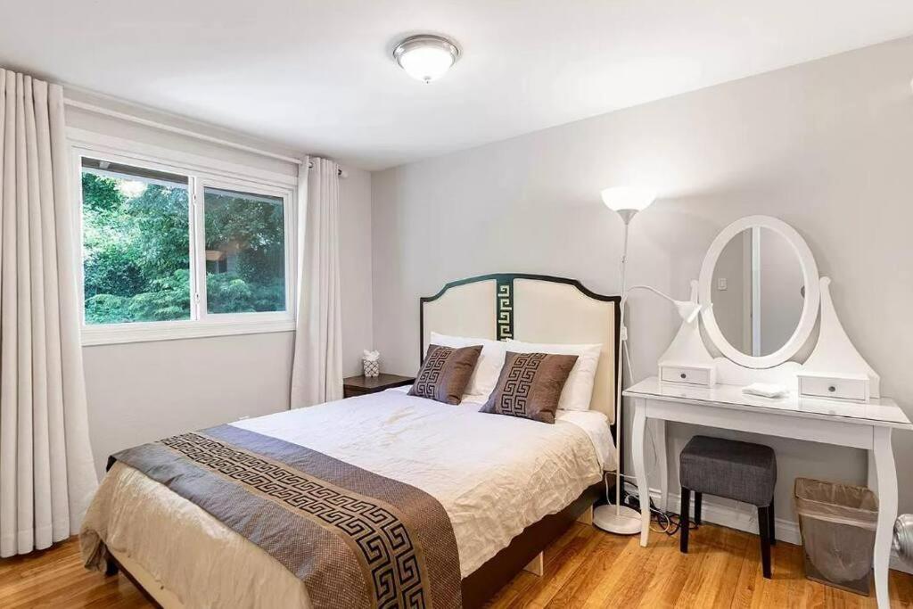  | Four Bedroom Two Bathroom Close to Airport