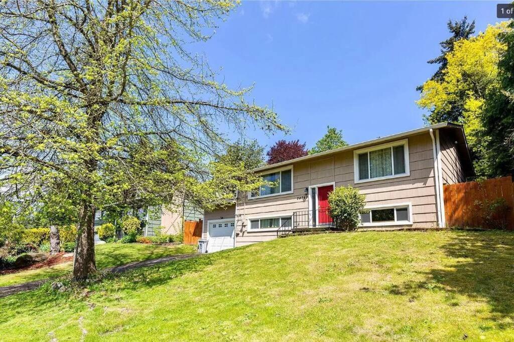  | Four Bedroom Two Bathroom Close to Airport