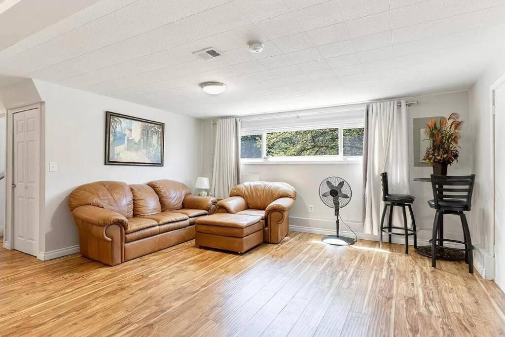  | Four Bedroom Two Bathroom Close to Airport