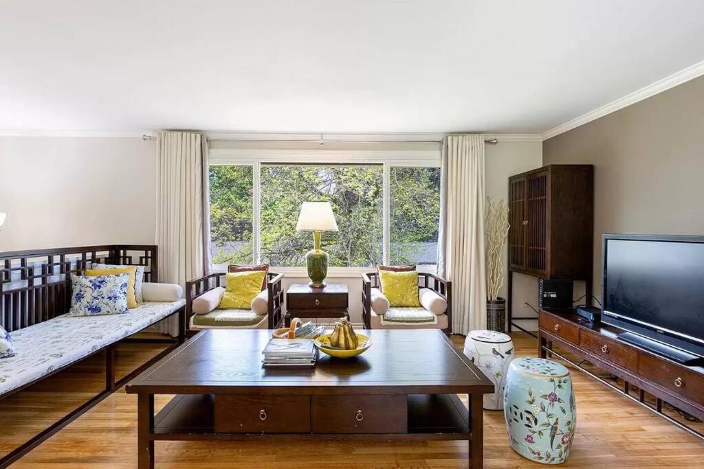  | Four Bedroom Two Bathroom Close to Airport