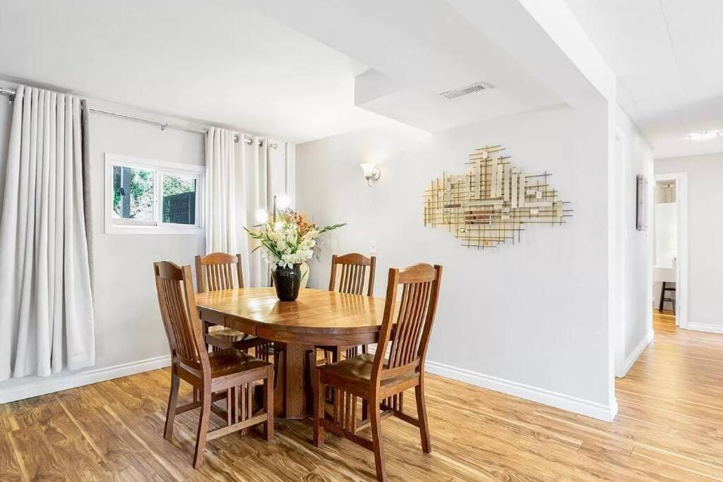  | Four Bedroom Two Bathroom Close to Airport