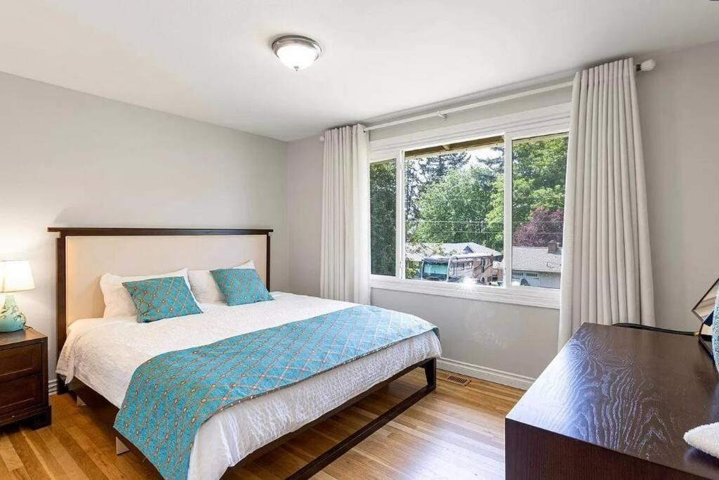  | Four Bedroom Two Bathroom Close to Airport