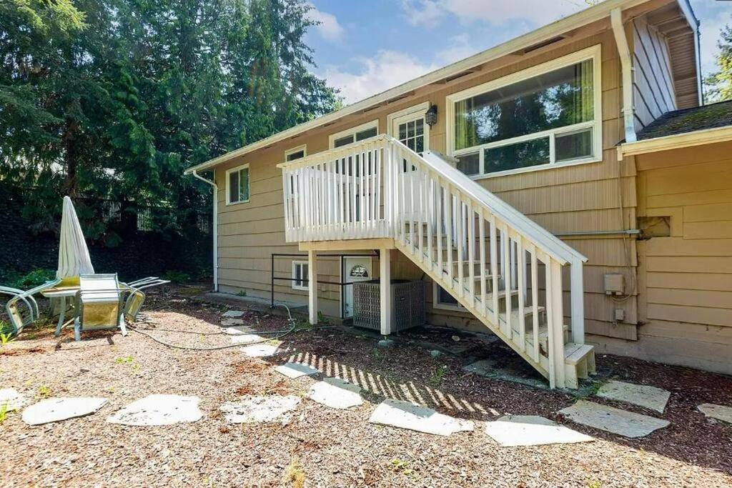  | Four Bedroom Two Bathroom Close to Airport