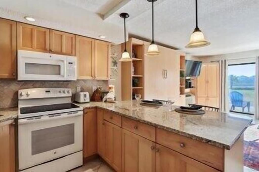  | 1799 Bluff Villa