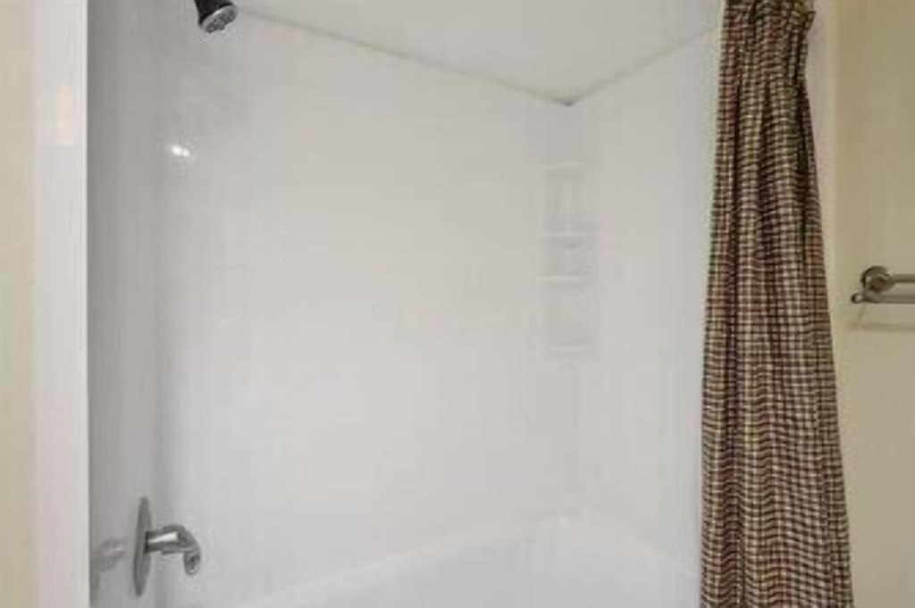  | 1799 Bluff Villa