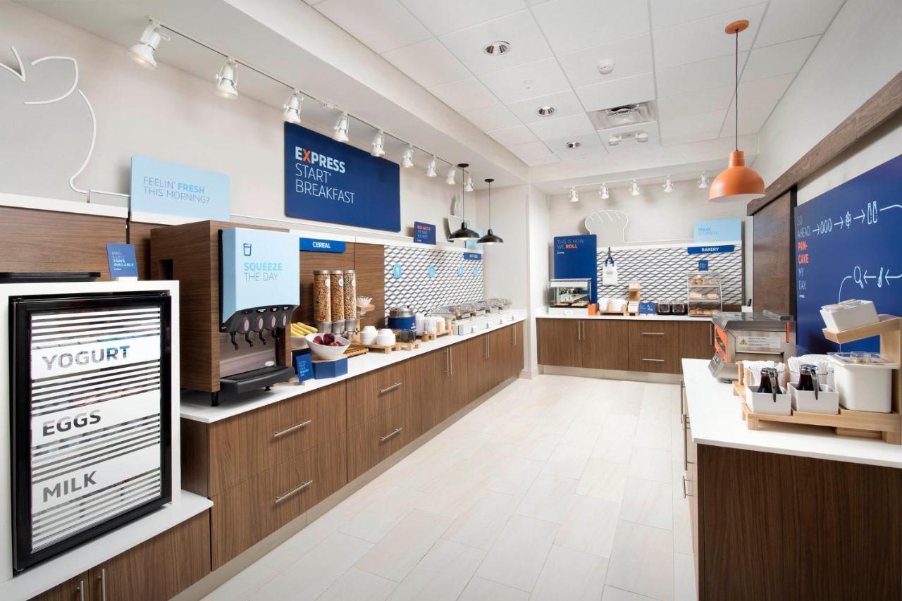 | Holiday Inn Express - Rensselaer, an IHG Hotel