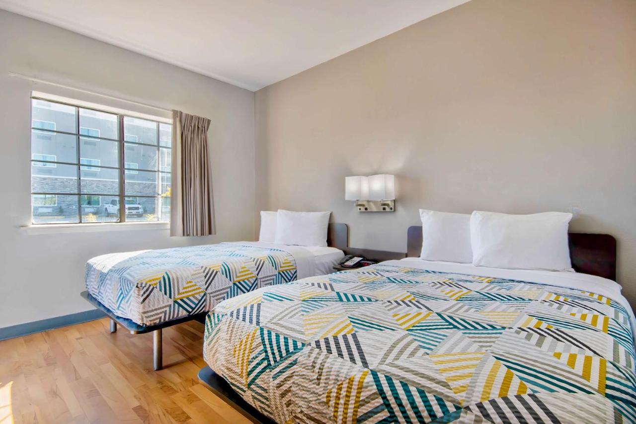 Quadruple Room - Non-Smoking at Studio 6 Port Arthur, TX - SE