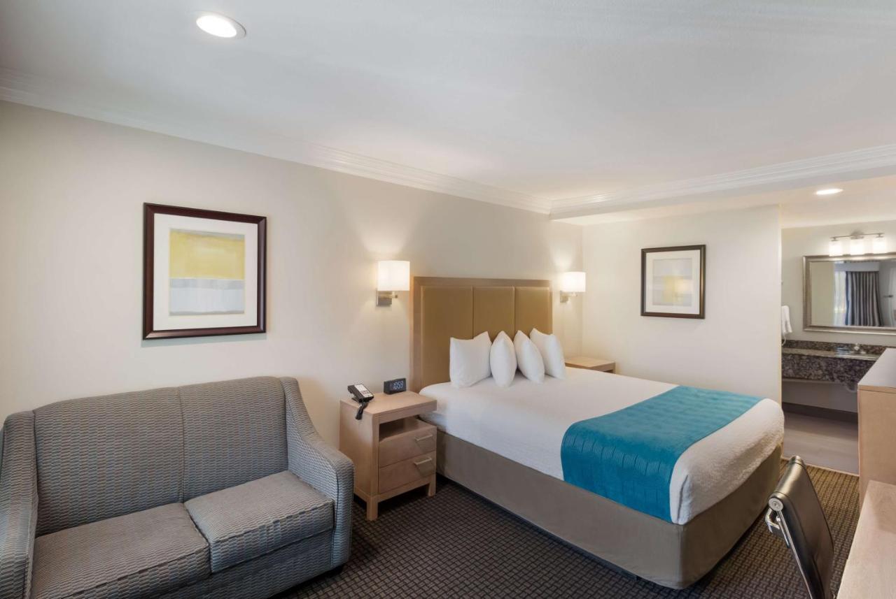 | Best Western Woodland Hills