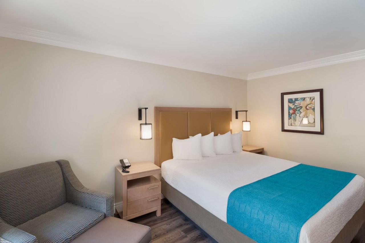 | Best Western Woodland Hills