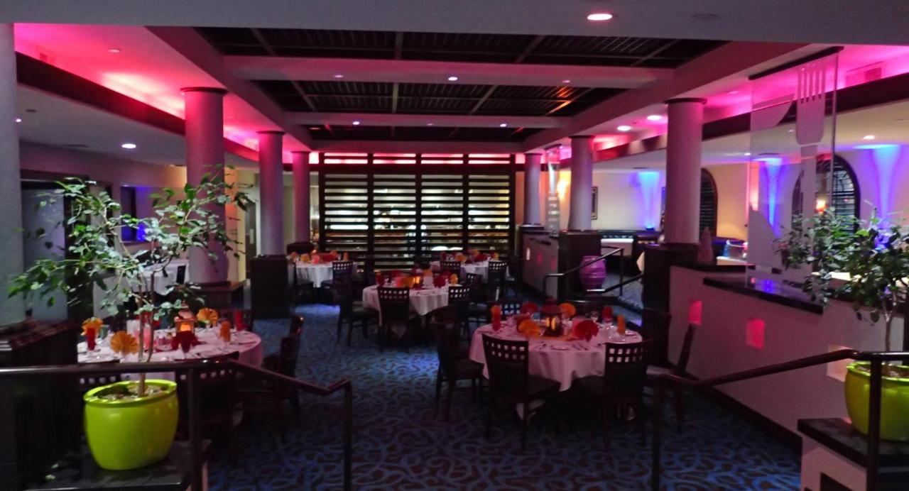 | Radisson Hotel Chatsworth