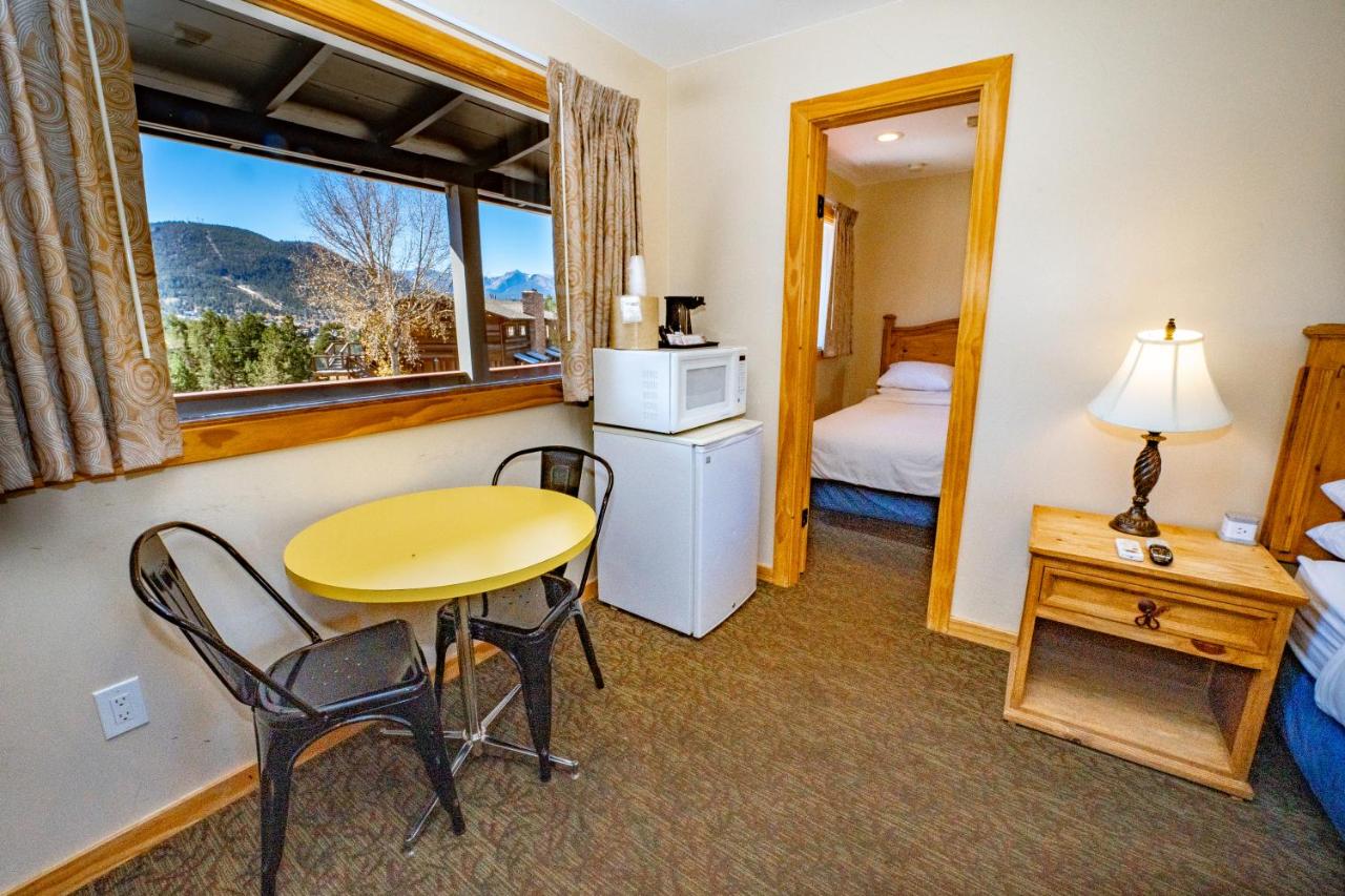 Family Room at Coyote Mountain Lodge