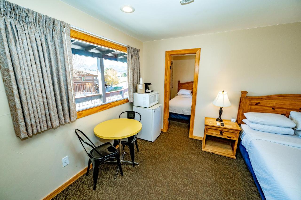 Family Room at Coyote Mountain Lodge