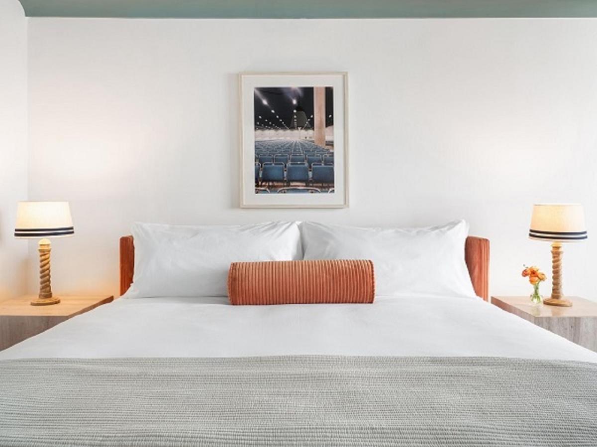Deluxe King Room at Palihouse West Hollywood