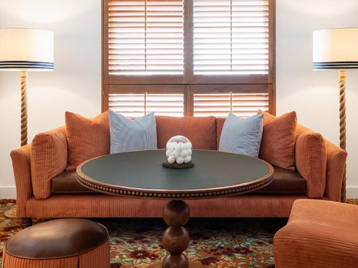 Deluxe King Room at Palihouse West Hollywood