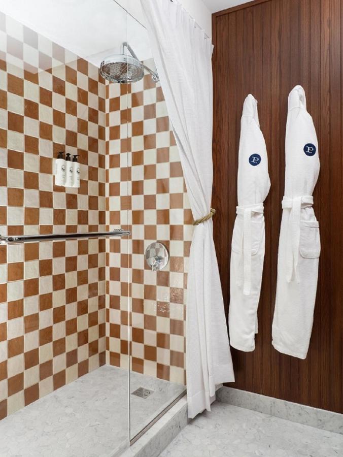Deluxe King Room at Palihouse West Hollywood