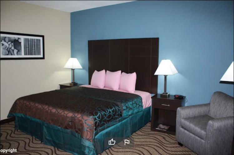 | La Plaza Inn and Suites - Freer TX