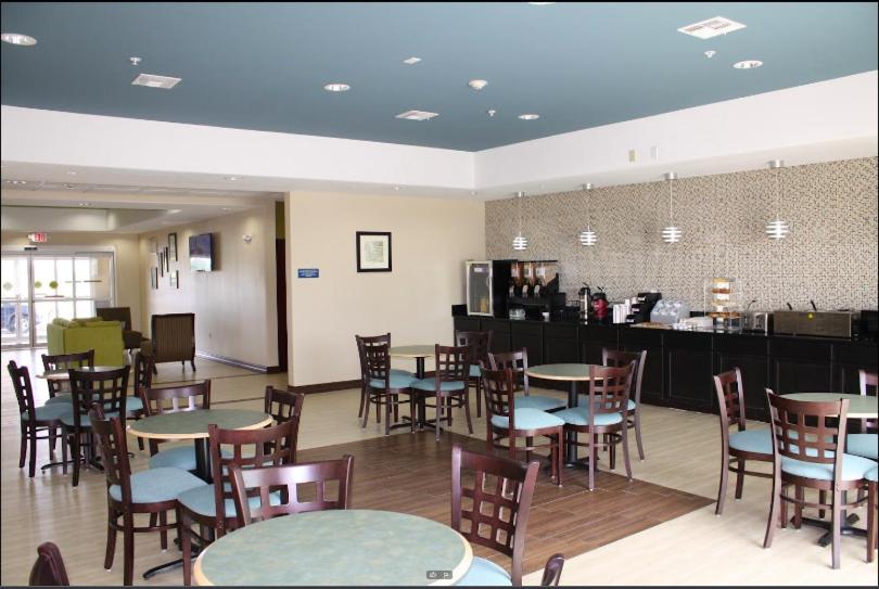 | La Plaza Inn and Suites - Freer TX