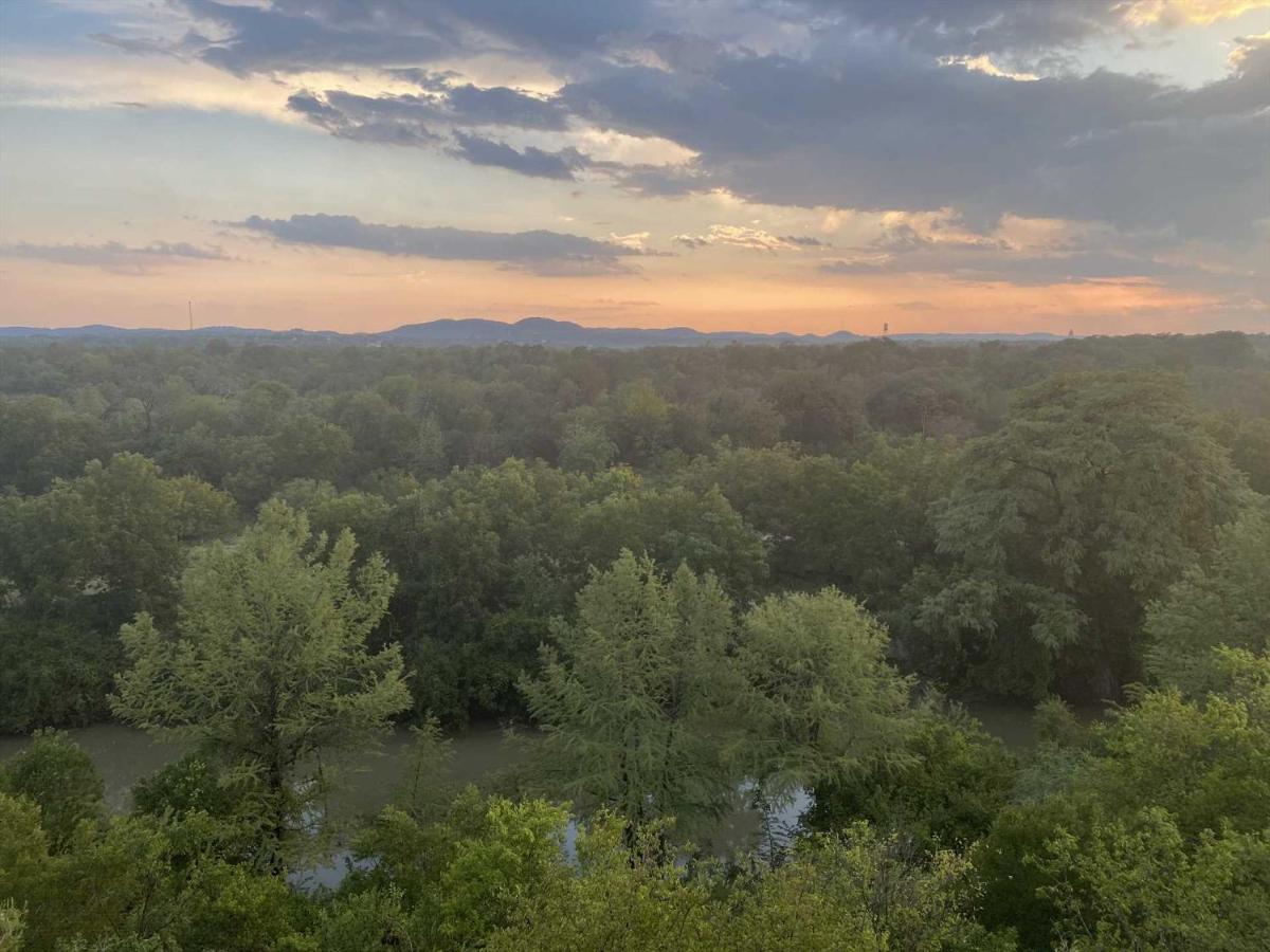 | Enchanted View